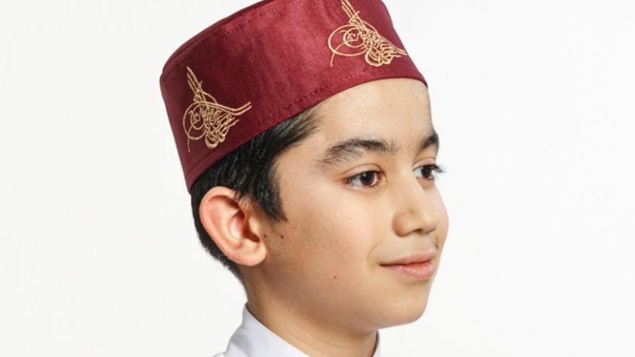 rekomendasi model peci pria untuk lebaran 2025