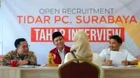 Ketua PC Tidar Surabaya Dwi Wijayanto (berkopiah) saat open recruitment calon pengurus Tidar Surabaya. (Istimewa).