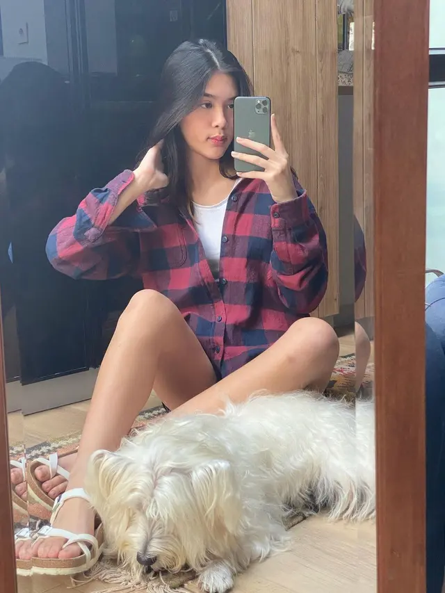Jarang Tersorot, Ini 6 Potret Kayra Miendra Anak Mieke Amalia yang Seorang Model