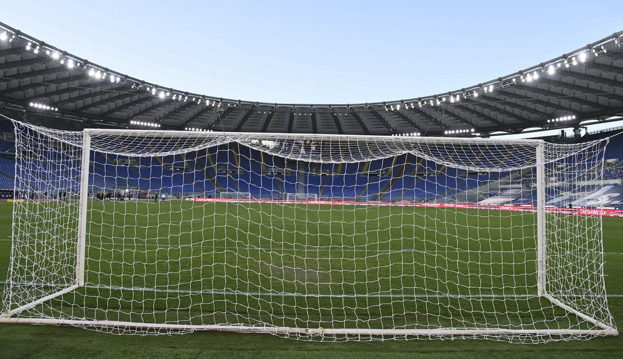Meski Torino tidak jadi pergi, Lazio tetap hadir ke stadion dan mengumumkan XI mereka sebelum duel ini dibatalkan 45 menit setelah melewati jadwal kick-off. (Alfredo Falcone/LaPresse via AP)
