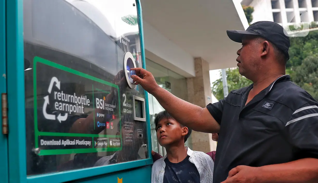 Pemerintah telah melakukan berbagai pengaturan untuk mengatasi masalah sampah plastik di Indonesia. (Liputan6.com/Angga Yuniar)