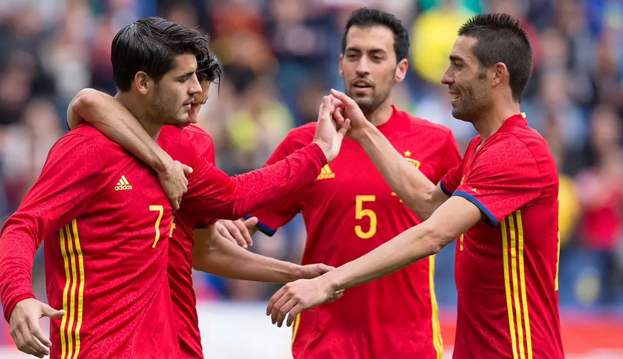 Spanyol mengalahkan Korea Selatan, 6-1, pada laga persahabatan di Red Bull Arena, Wals-Siezenheim, Austria, Rabu (1/6/2016). (EPA/Andreas Schaad)