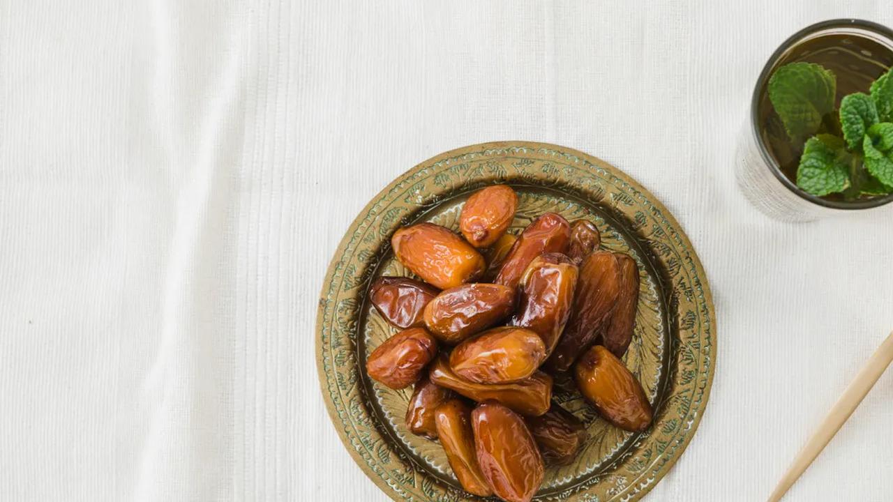 Kurma medjool itu sering juga disebut sebagai king of date atau rajanya kurma karena buah yang dihasilkan bersifat premium.