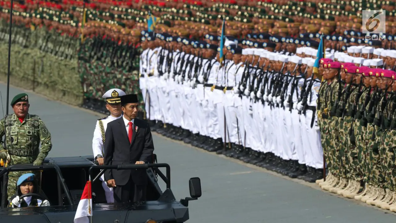 Jokowi Pimpin Upacara Peringatan HUT TNI di Cilegon