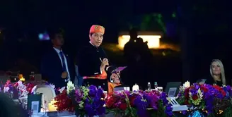 Gala Dinner KTT ASEAN 2023 baru saja diselenggarakan tadi malam, Rabu (6/9/2023). Presiden Jokowi senantiasa didampingi oleh Ibu Negara Iriana. Iriana Jokowi tak pernah lepas dari tampilan ikonisnya mengenakan kebaya sejak KTT ASEAN 2023 hari pertama. [Foto: Instagram/jokowi]