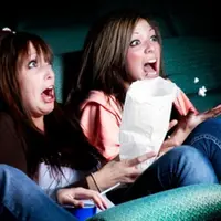 Dari 12 Zodiak, setidaknya ada 3 rasi bintang yang super penakut. Kalau lihat film horor, mereka teriak paling kencang. Zodiak mana saja?