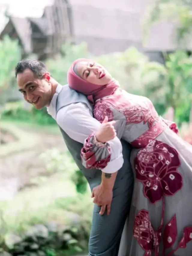 6 Potret Prewedding Venna Melinda dan Ferry Irawan Bertajuk 'Love Story', Romantis