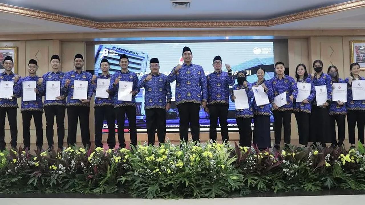 Anas bercerita selama ini banyak rekrutmen pegawai honorer yang berkualitas maupun tak berkualitas. Sehingga, dia memastikan bakal mengevaluasi soal honorer ke depannya.