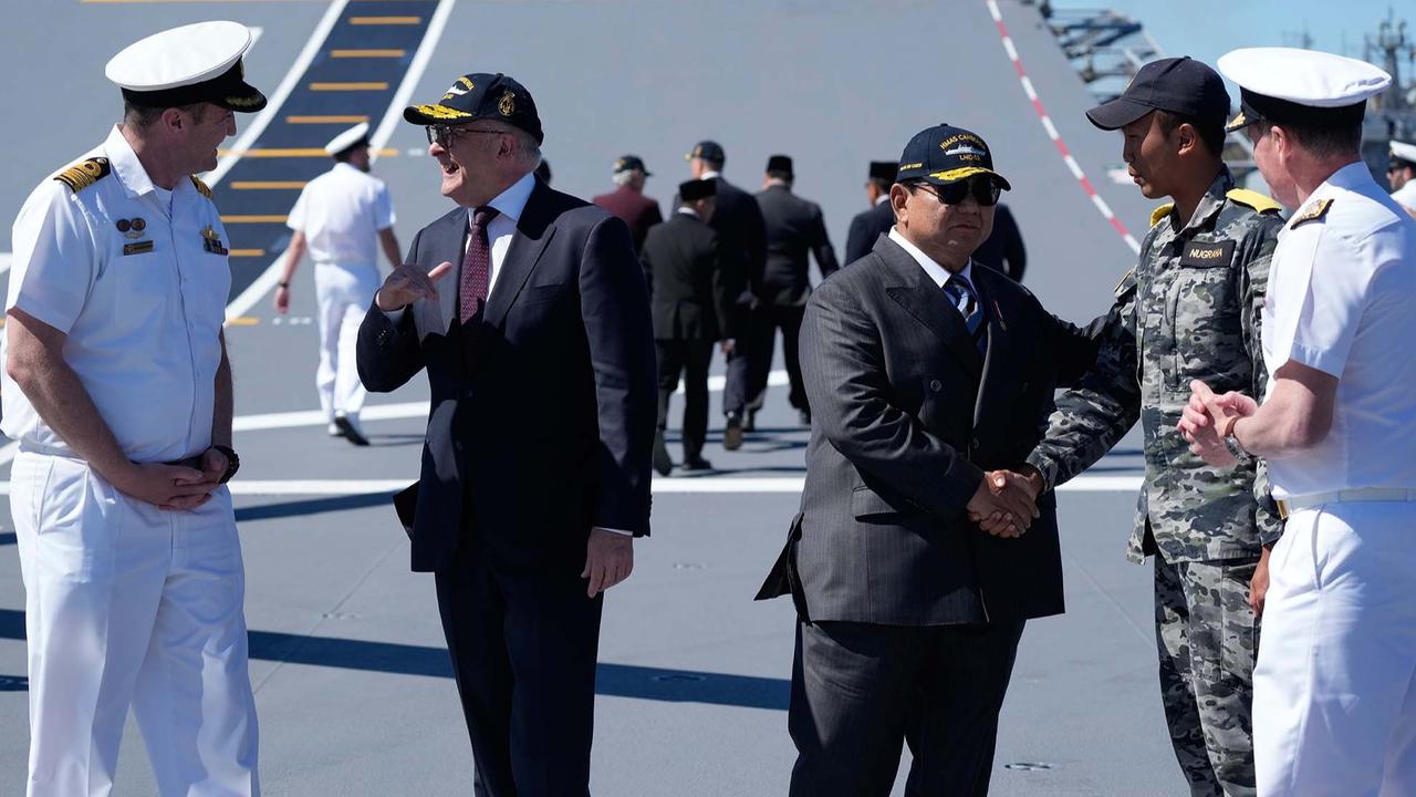 FOTO: Di Atas Kapal Induk HMAS Canberra, Prabowo dan Albanese Resmikan Era Baru Hubungan Strategis Indonesia–Australia