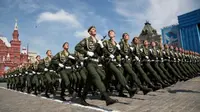 Rusia Tuduh NATO Rencanakan 'Serangan Global' dari Eropa Timur. Tentara Rusia di Lapangan Merah (Reuters)