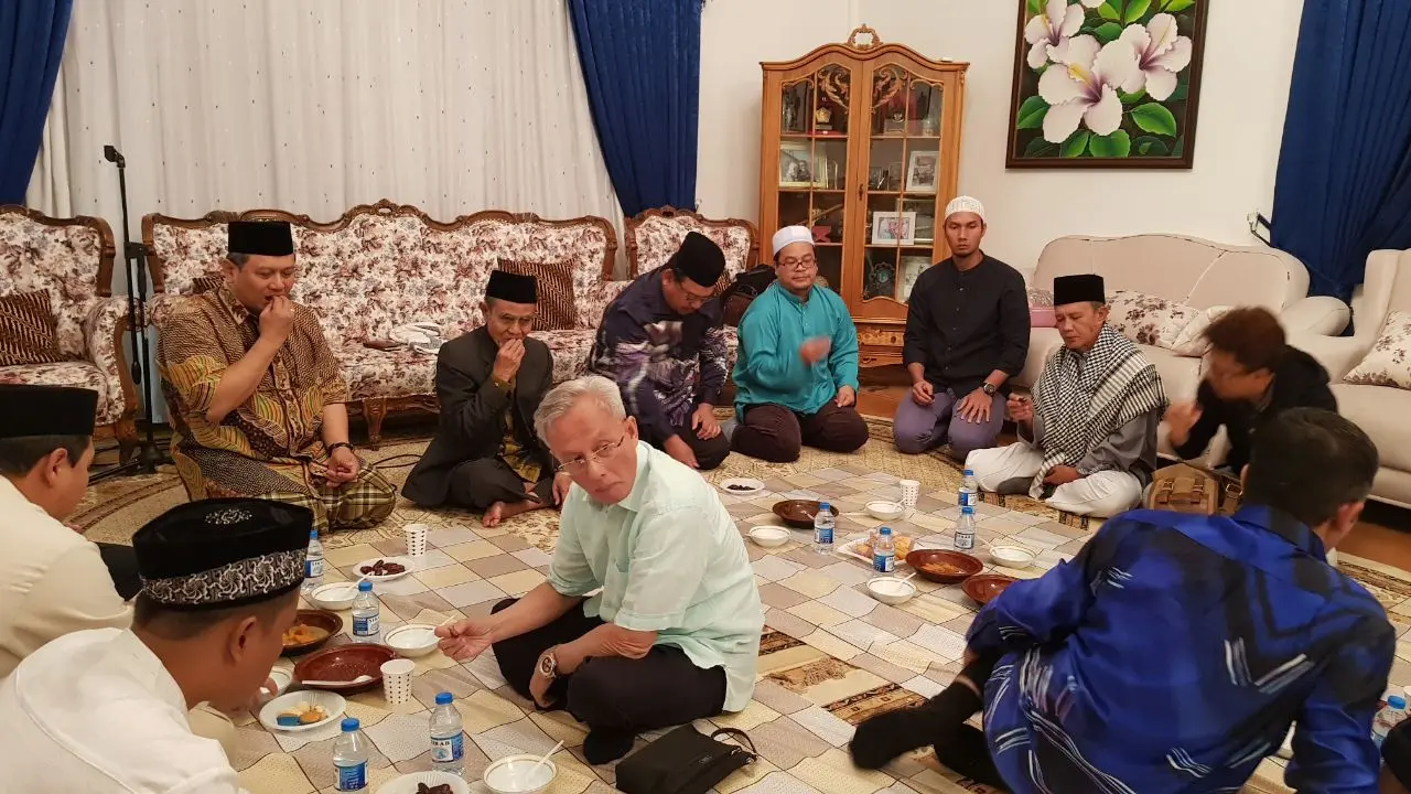 Suasana berbuka puasa di Wisma Indonesia KBRI Baku, Azerbaijan. (Istimewa)