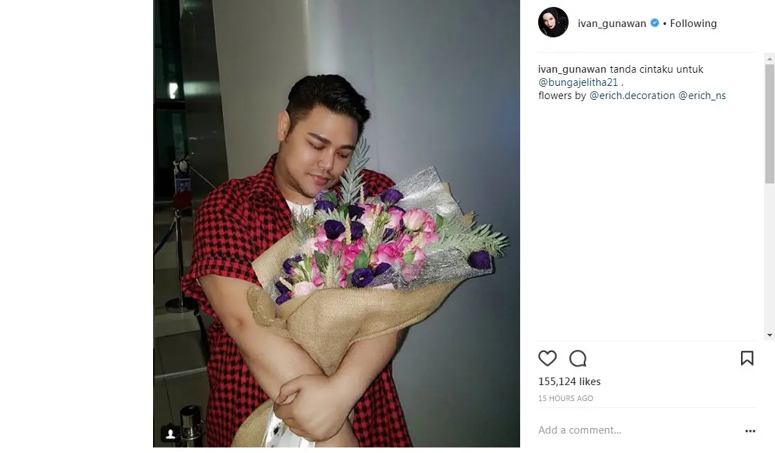 Ivan Gunawan beri buket bunga untuk Bunga Jelitha (Foto: Instagram)