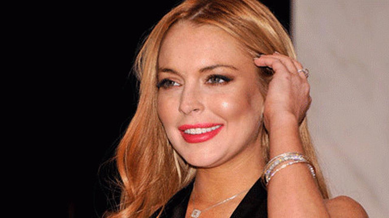 Lindsay Lohan ditemukan pingsan di kamar hotel