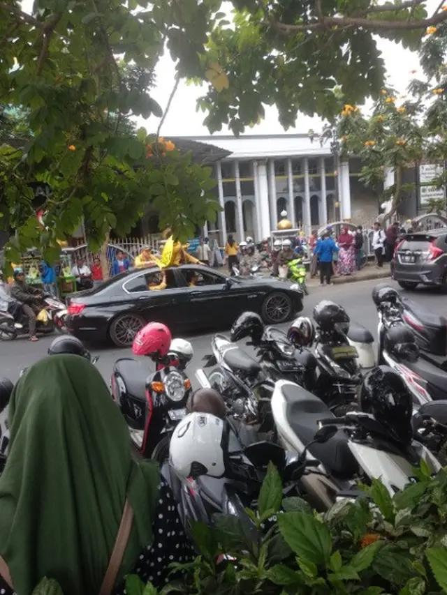 demo naik BMW