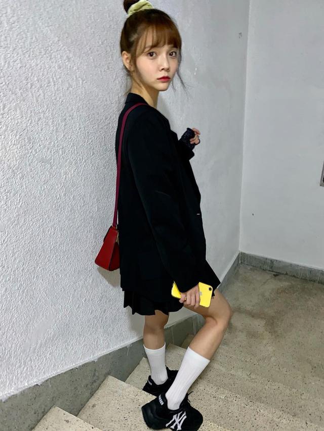 Jimin AOA (Instagram/jiminbaby_18 -https://www.instagram.com/p/BtyCWU9hKD-/?utm_source=ig_embed)