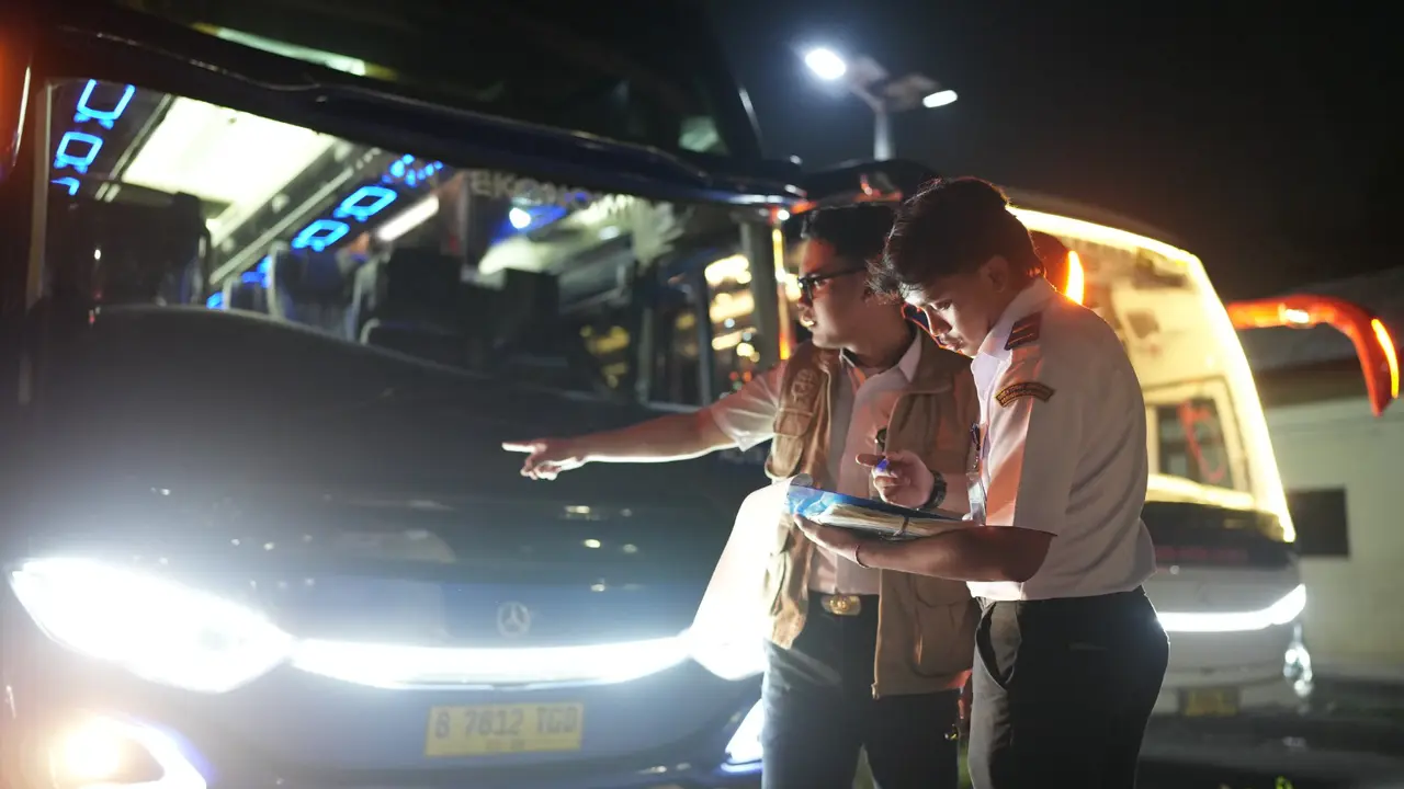 Kementerian Perhubungan (Kemenhub) melakukan inspeksi keselamatan (rampcheck) bus