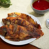 Ilustrasi 5 Cara Masak Ikan Mas Lembut Tanpa Presto, Mudah Banget untuk Kamu Coba! | copyright fimela/daniel