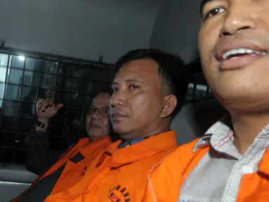 Sejumlah anggota DPRD Muba ditahan KPK, Jakarta, Selasa (26/4). Enam anggota DPRD Muba ditahan terkait suap Laporan Keterangan Pertanggung Jawaban (LKPJ) 2014 dan pengesahan APBD Kabupaten Muba tahun 2015. (Liputan6.com/Helmi Afandi)
