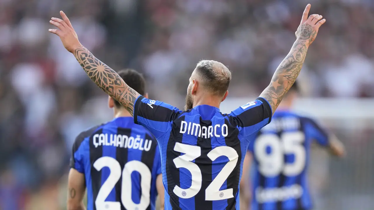 Foto: Duo Milan Kompak Pecundangi Klub Ibu Kota, Lazio dan Roma Sama-sama Kalah 2-0