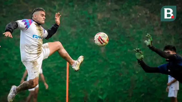 Foto Liga 1: Jelang Lawan Arema FC, Cristian Gonzales Giat Latihan Bersama RANS Cilegon FC