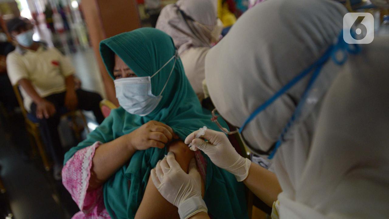 Epidemiolog Ungkap Alasan Mengapa Vaksinasi COVID-19 Gratis bagi Kelompok Rentan Begitu Penting