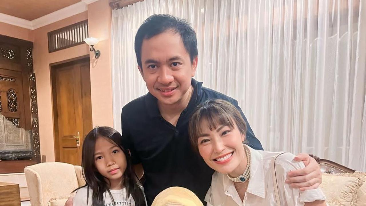 Ayu Dewi Berduka, Nenek dari Keluarga Regi Datau Meninggal Dunia