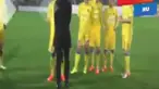 Pemain FC Rostov, Ivan Novoseltsev, melamar kekasihnya usai di lapangan usai mengantar timnya meraih kemenangan mleawan Torpedo Moscow.