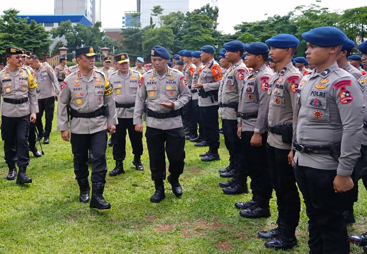 FOTO:Polri Berangkatkan Personel untuk Penanganan Bencana di Sumatera