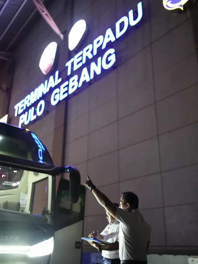 Kementerian Perhubungan (Kemenhub) melakukan inspeksi keselamatan (rampcheck) bus
