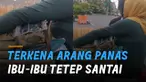 Momen kocak terjadi ketika seorang ibu-ibu penjual sate membawa alat untuk membakar sate.