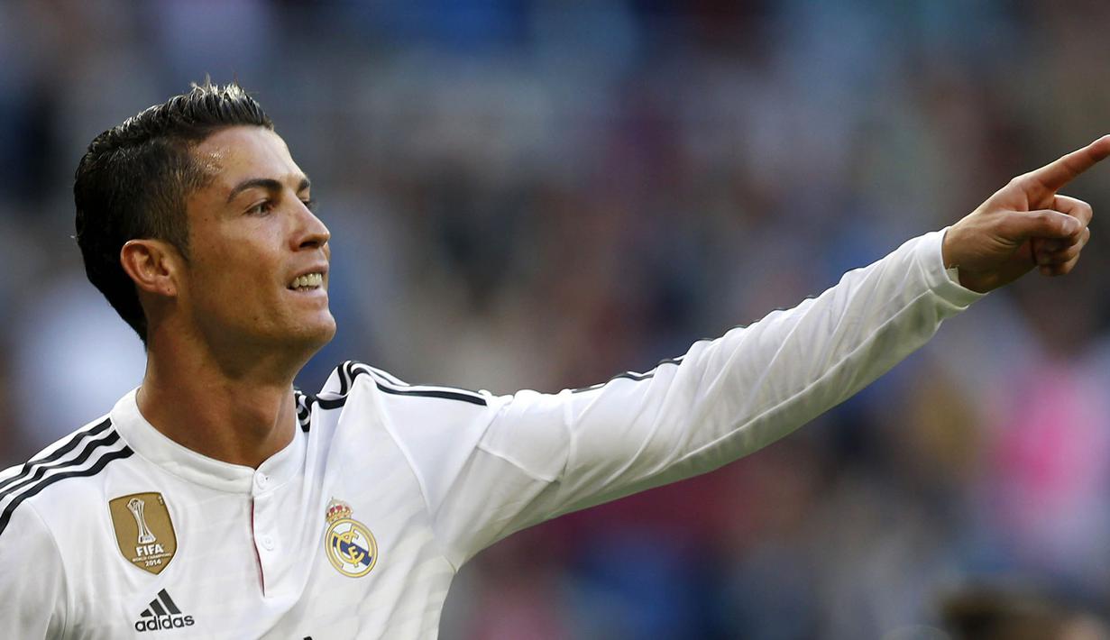 Namun niat Chelsea untuk memboyong Cristiano Ronaldo mendapatkan saingan dari Manchester United dan PSG yang juga berniat mendatangkan pemain asal Portugal itu. (EPA/Javier Lizon)