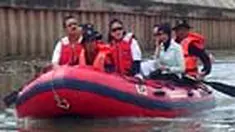 Gubernur DKI Jakarta Fauzi Bowo mengajak warga Ibu Kota peduli sungai. Ia prihatin makin tercemarnya sungai karena banyak yang membuang sampah.