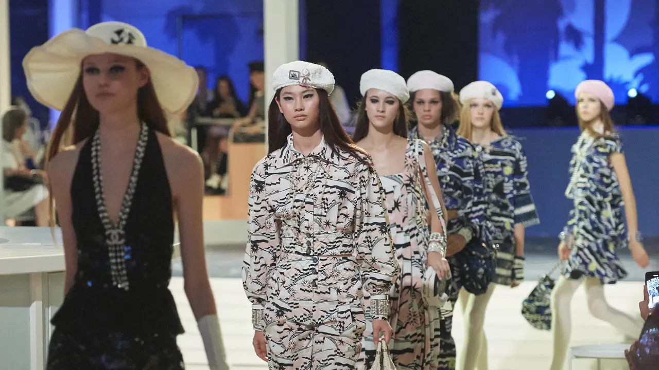 Hadirkan koleksi transisi, Chanel gelar fashion show di Bangkok