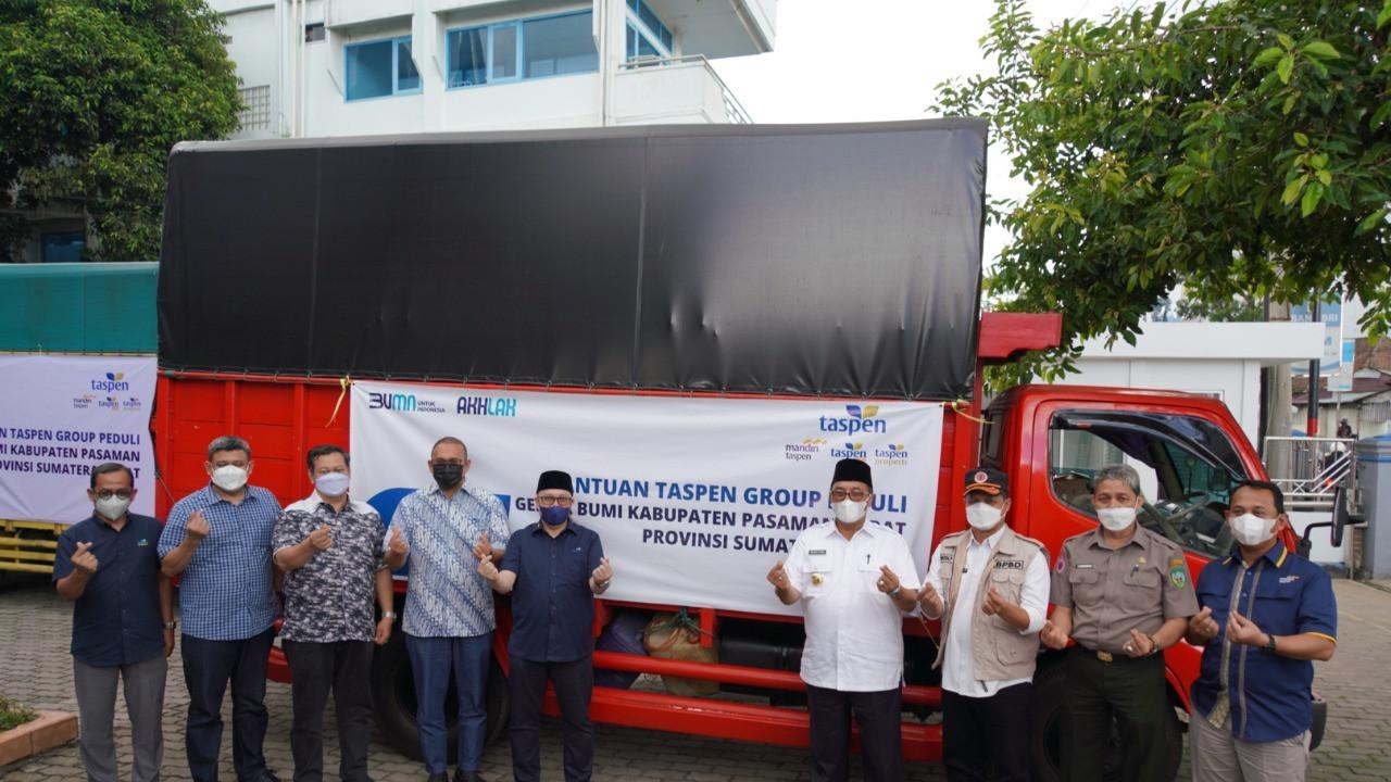 TASPEN Group memberikan bantuan kepada para korban bencana gempa dan longsor di Kabupaten Pasaman dan Pasaman Barat