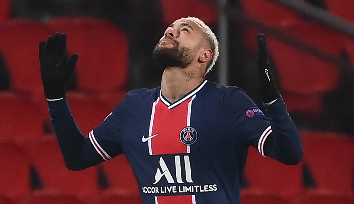 Neymar. Nilai transfernya yang mencapai 222 juta Euro atau setara Rp.3,83 triliun bahkan yang tertinggi di dunia. Ia didatangkan PSG dari Barcelona pada awal musim 2017/2018. Total 4 musim hingga kini telah tampil dalam 114 laga dengan mencetak 86 gol dan 51 assist. (AFP/Franck Fife)