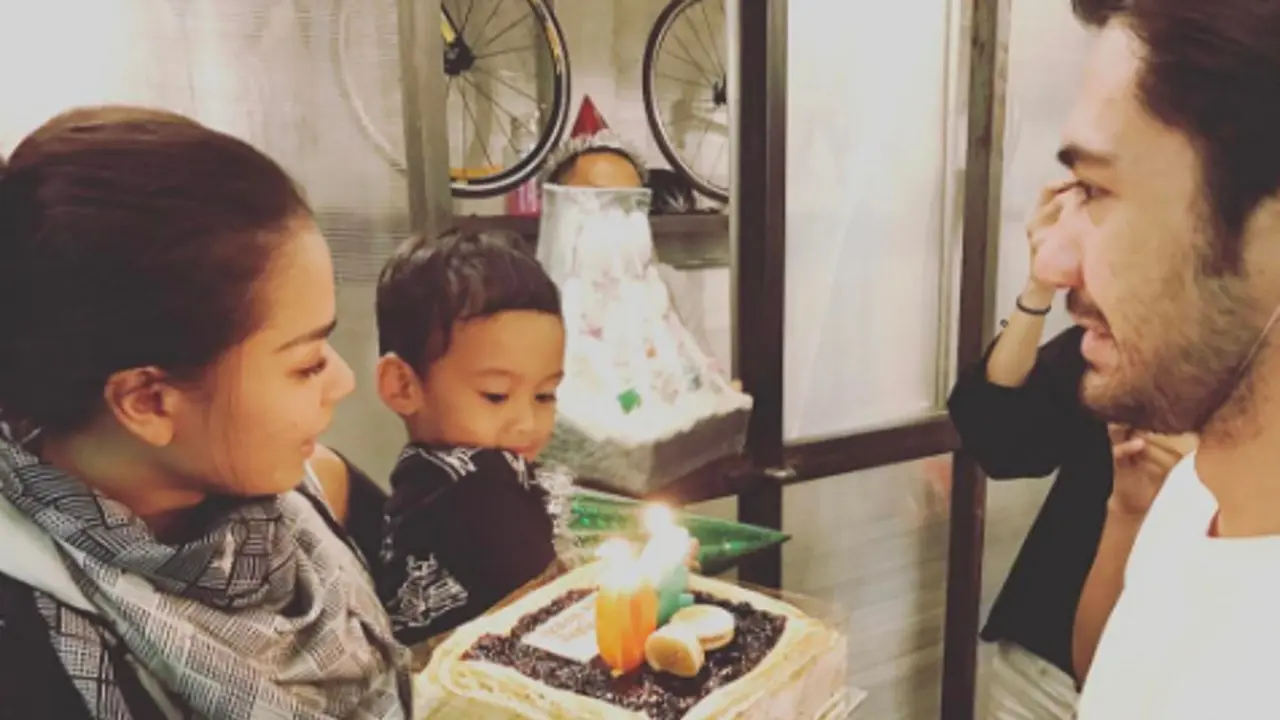 Adinia Wirasti dan Reza Rahadian