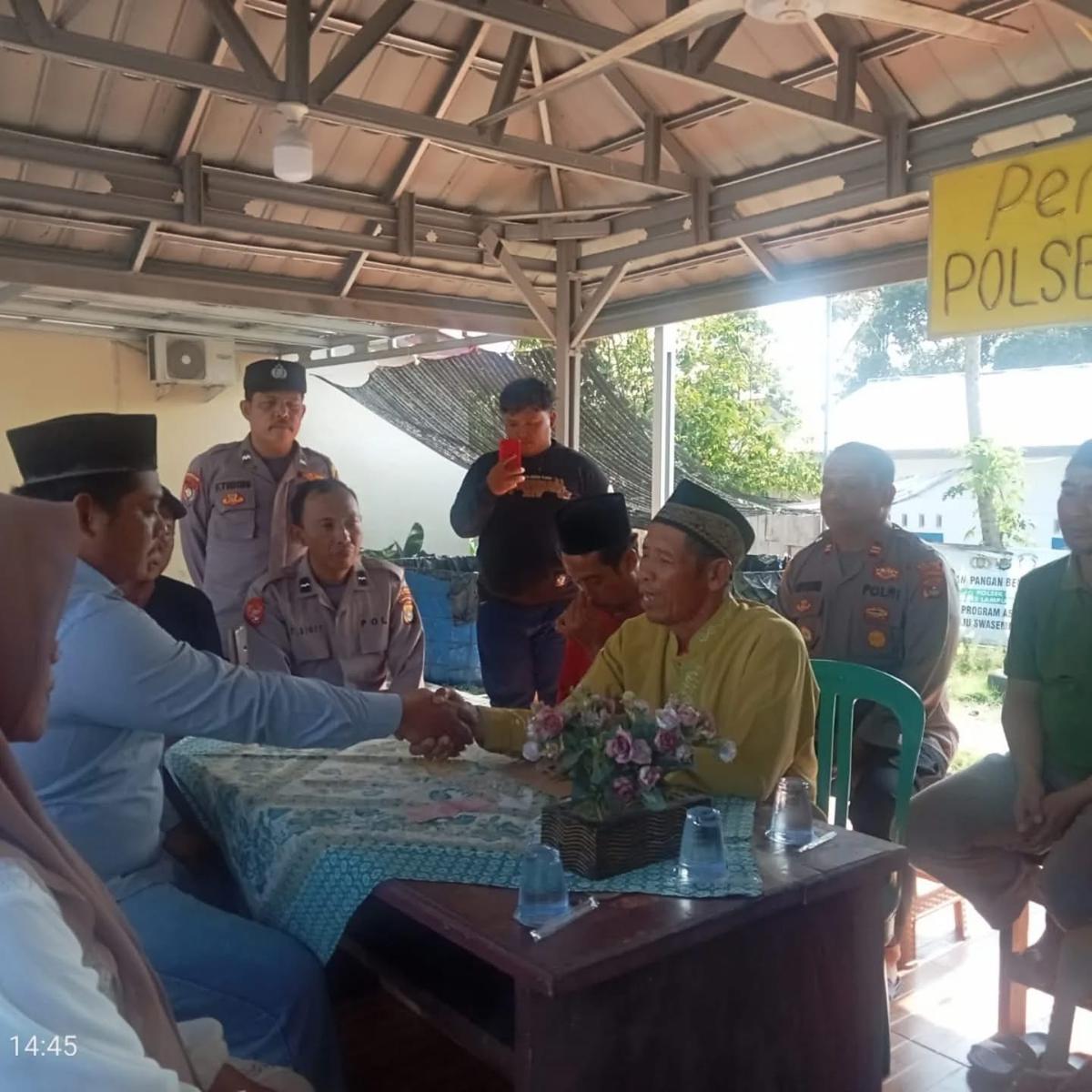 Lupakan Masa Tahanan Sejenak, Tahanan Kasus Judi Nikahi Kekasih di Polsek Palas