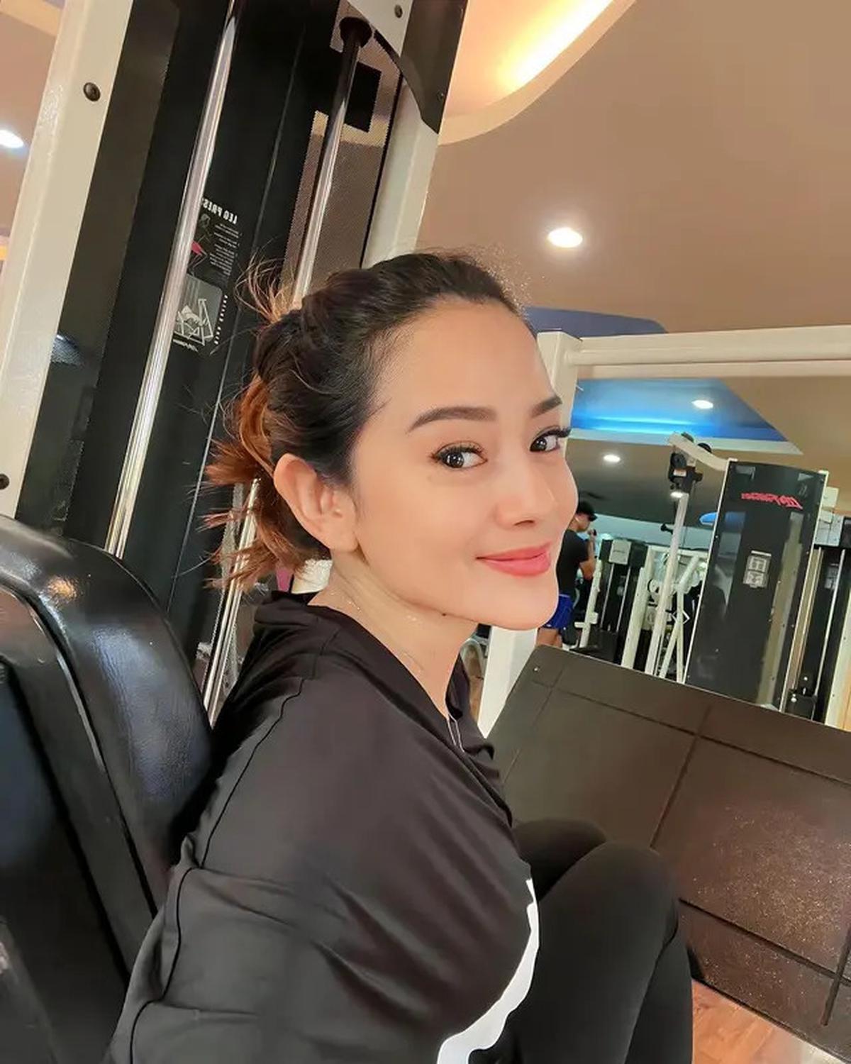 7 Potret Terbaru Citra Monica Lepas Hijab, Istri Ifan Seventeen Disorot
