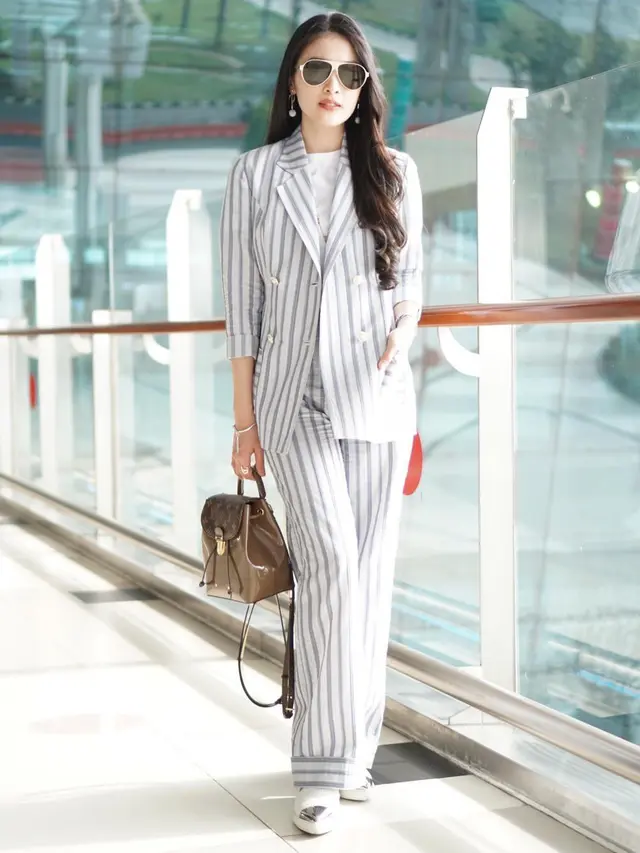 [Bintang] Sandra Dewi