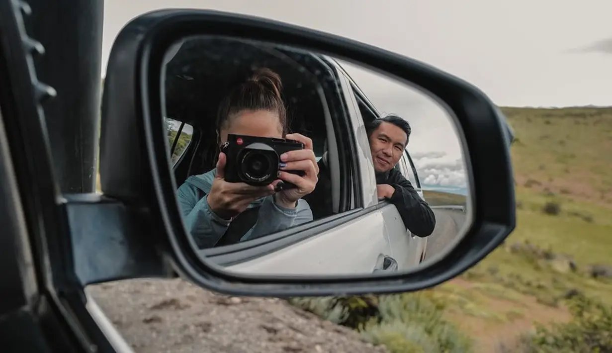 "Dia menerima kekurangan dan kelebihan Nikita dan kami pun juga menerima kelebihan serta kekurangan Indra apa adanya,” ungkap ibunda Nikita. (Instagram/nikitawillyofficial94)