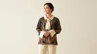 Model Atasan Batik Wanita Kombinasi Kain Polos