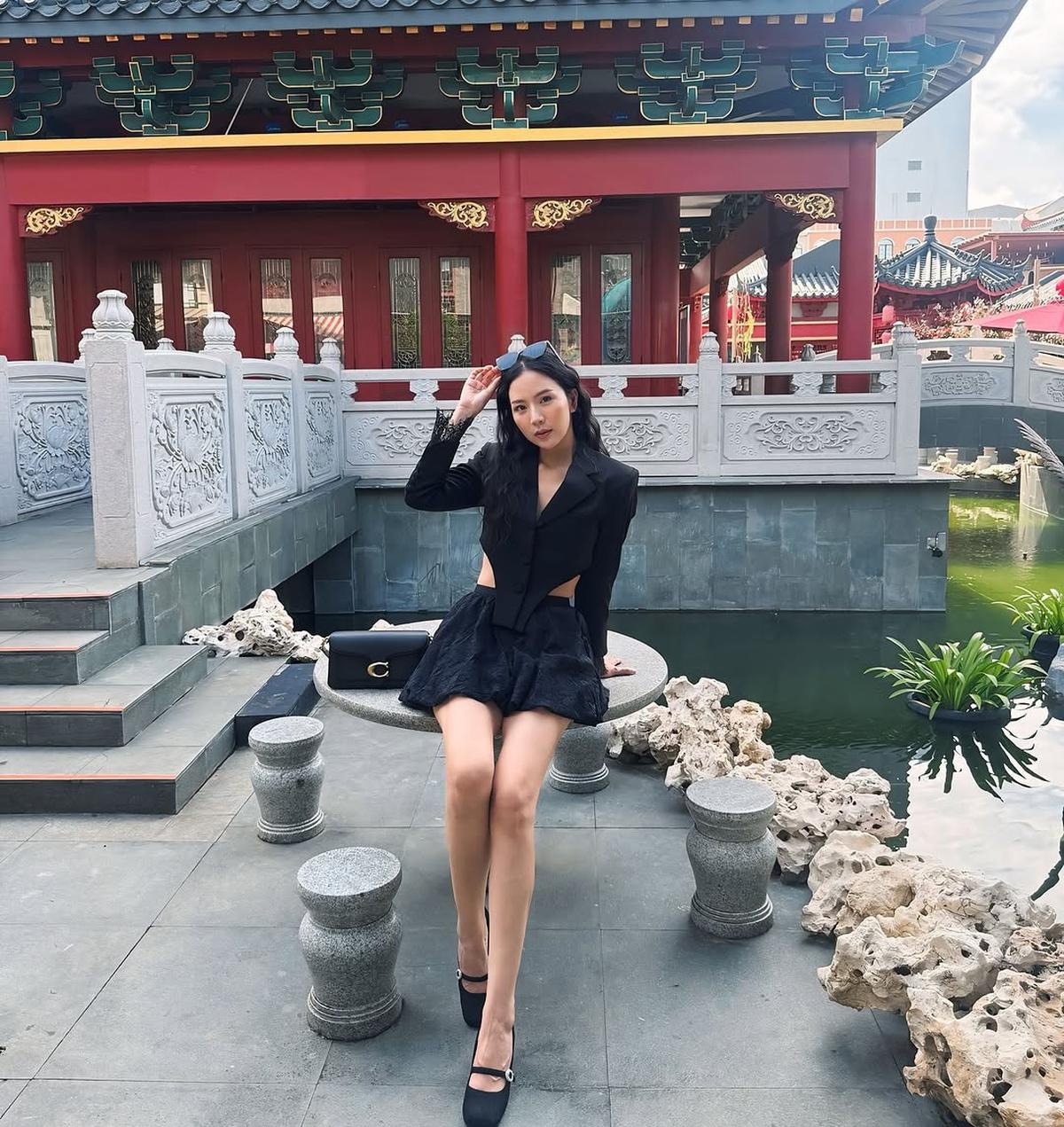 Potret Terbaru Agnes Jennifer yang Punya Kaki Jenjang dan Body Goals Impian Semua Orang