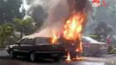 Agenda penyampaian misi visi calon bupati di kantor DPRD Kabupaten Mojokerto, Jawa Timur, Jumat (21/5) diwarnai kericuhan. Ratusan massa pendemo berusaha menggagalkan acara dan membakar belasan mobil dinas.