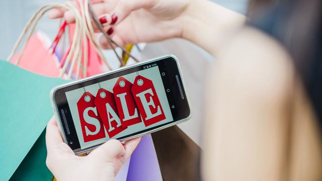 Ilustrasi promosi lewat HP, WhatsApp