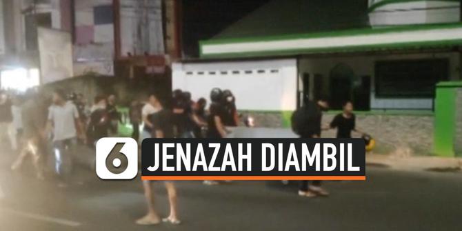 VIDEO: Lagi, Jenazah Terduga Covid-19 Diambil Paksa di Makassar