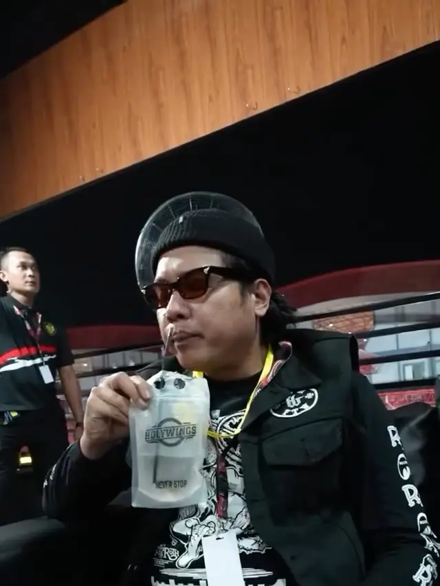 Gofar Hilman menghadiri IIMS 2025 yang digelar di JIExpo Kemayoran Jakarta hingga 23 Februari 2025. (Foto: Dok. Instagram @pergijauh)