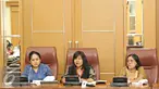 Wakil Ketua Komnas Perempuan Yuniyanti C (tengah) memberikan keterangan terkait peringatan 18 tahun Tragedi 98, Jakarta (13/5). Komnas Perempuan berharap Peringatan 18 tahun Tragedi Mei '98 dapat menjaga ingatan kolektif. (Liputan6.com/Immanuel Antonius)
