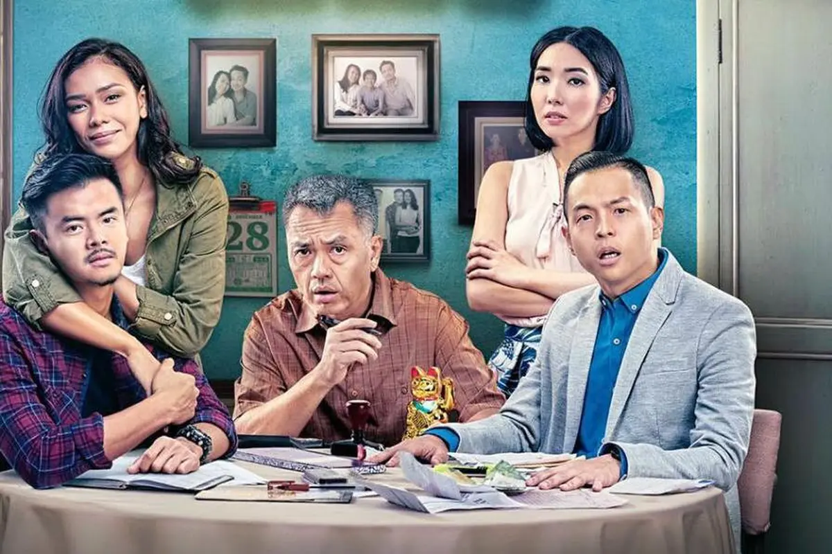 [Bintang] Cek Toko Sebelah Raih Film Box Office Terbaik IBOMA 2017 
