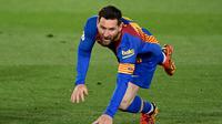 Lionel Messi jatuh bangun di El Clasico antara Real Madrid melawan Barcelona (Javier Soriano/AFP)