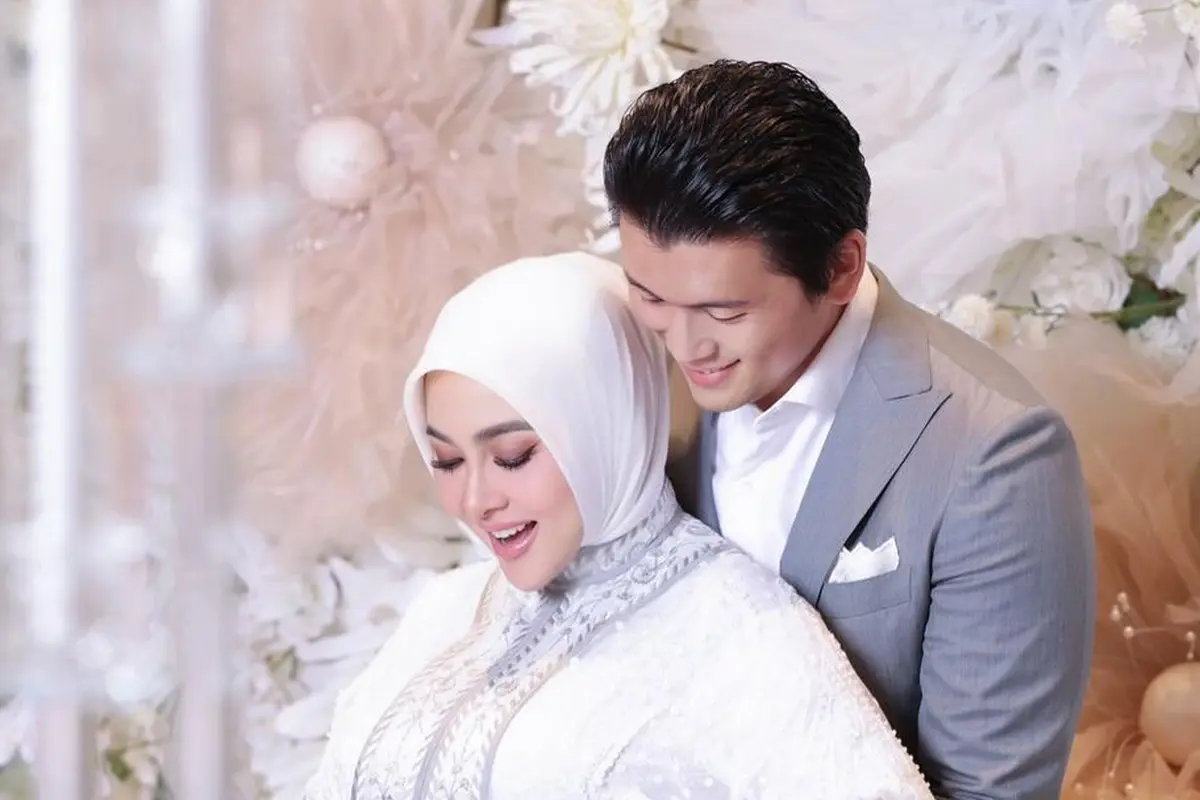 Gaya Maternity Public Figure saat Umumkan Kehamilan di Tahun 2024, Erina Gudono hingga Syahrini